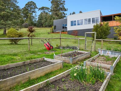 100 Misty Hill Road, Mountain River