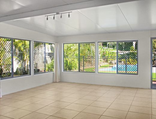 Spacious living in Tewantin image 6