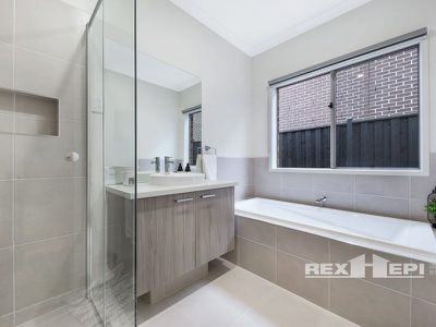45 Deoro Parade, Clyde North