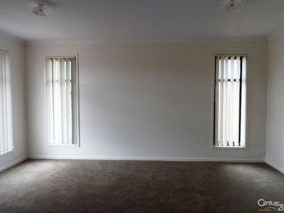 26 Verdant Avenue, Officer