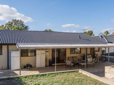 98 Blackadder Road, Swan View