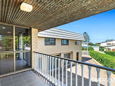 6 / 6 Dayman Street, Urangan