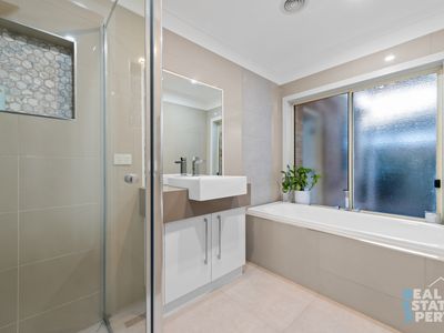 31 Hunt Club Boulevard, Cranbourne East