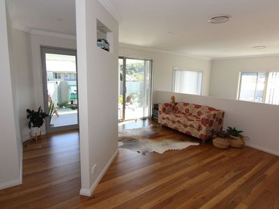 2 / 1 Bakara Court, Forster