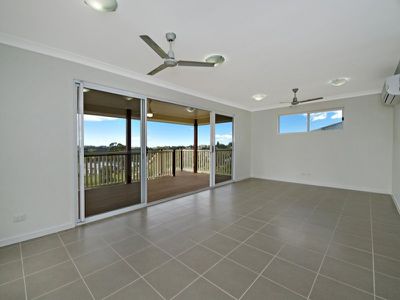 2 / A Greenhills Esplanade, Maleny