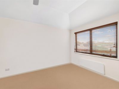 5 / 142-144 Barkly Street, Brunswick