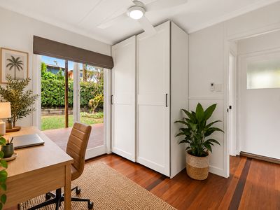18 Mabel Ave, Southport