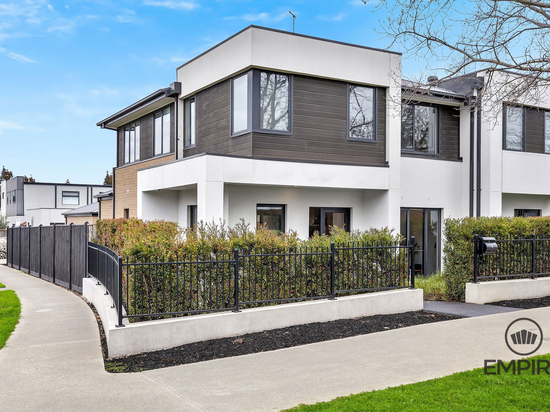 2 Plenty Way, Cranbourne North
