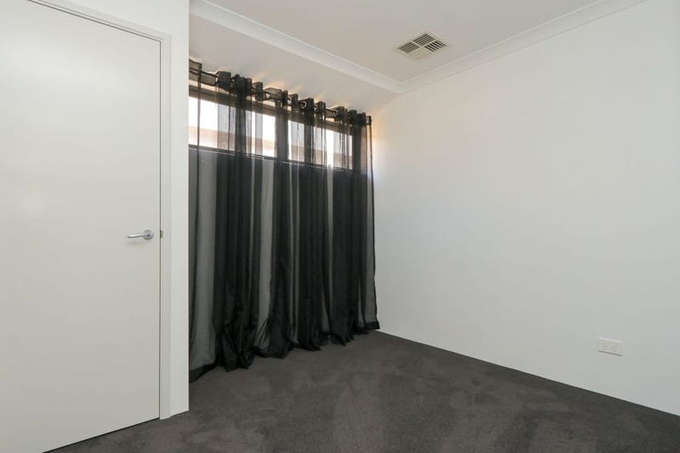 18 Baroness Road , Baldivis