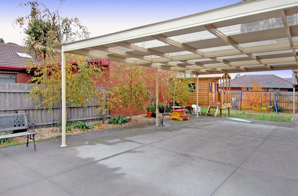 1 Bradford Avenue, Greenvale