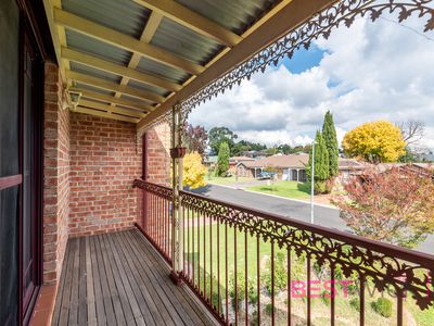 2 / 28 Dees Close, Gormans Hill