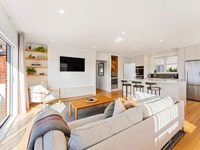 2/2 Seaview Road, Milford