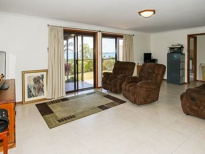 2 Tradewind Close, River Heads