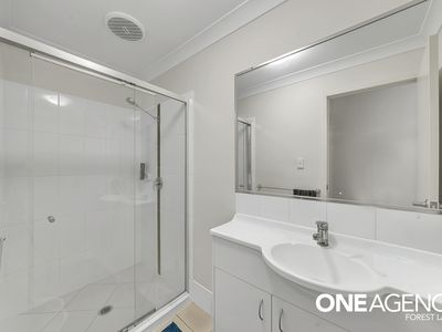 3 / 2 Grandly Street, Doolandella