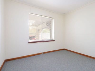 24 Hawker Street , Safety Bay