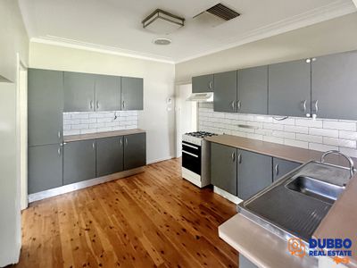 25 Crown Street, Dubbo