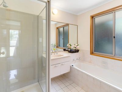16 Gosford Court, Rochedale South