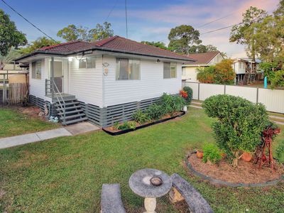 1 Plunkett Street, Woodridge