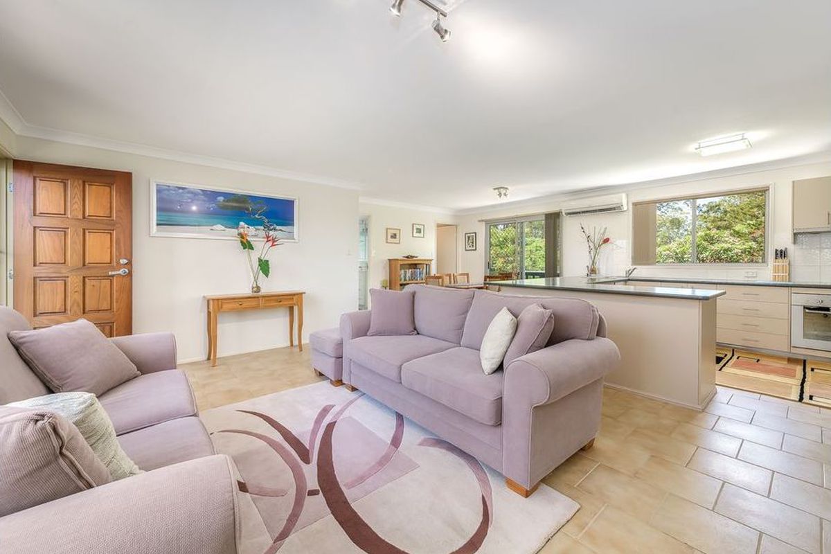 9 Chablis Court, Molendinar
