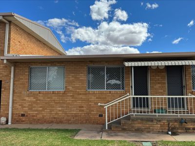 2 / 27 Lynch Street, Parkes