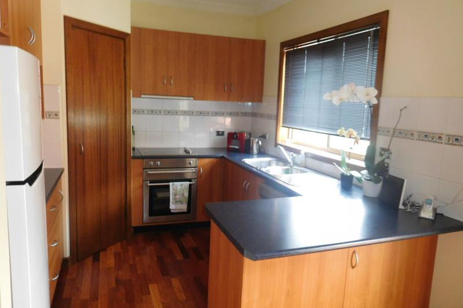1 / 6 Carroll Street, Horsham