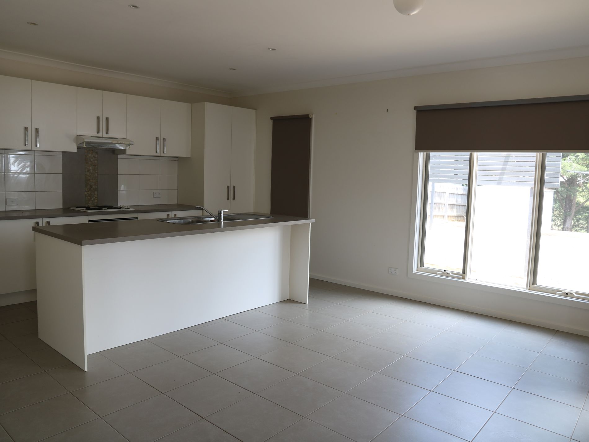 6 PROSPECT RISE, Yea