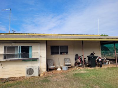 6 SUNRISE ROAD, Sapphire Central