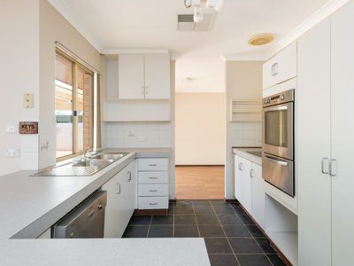 6 Reed Court, Hannans