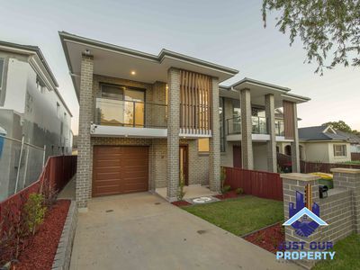 27 Ronald Street, Padstow