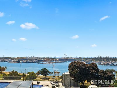 706 / 2 Como Crescent, Southport