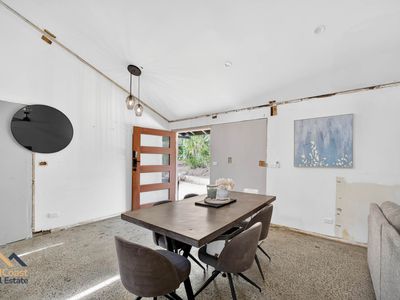 1 Woodlands Drive, Hallidays Point