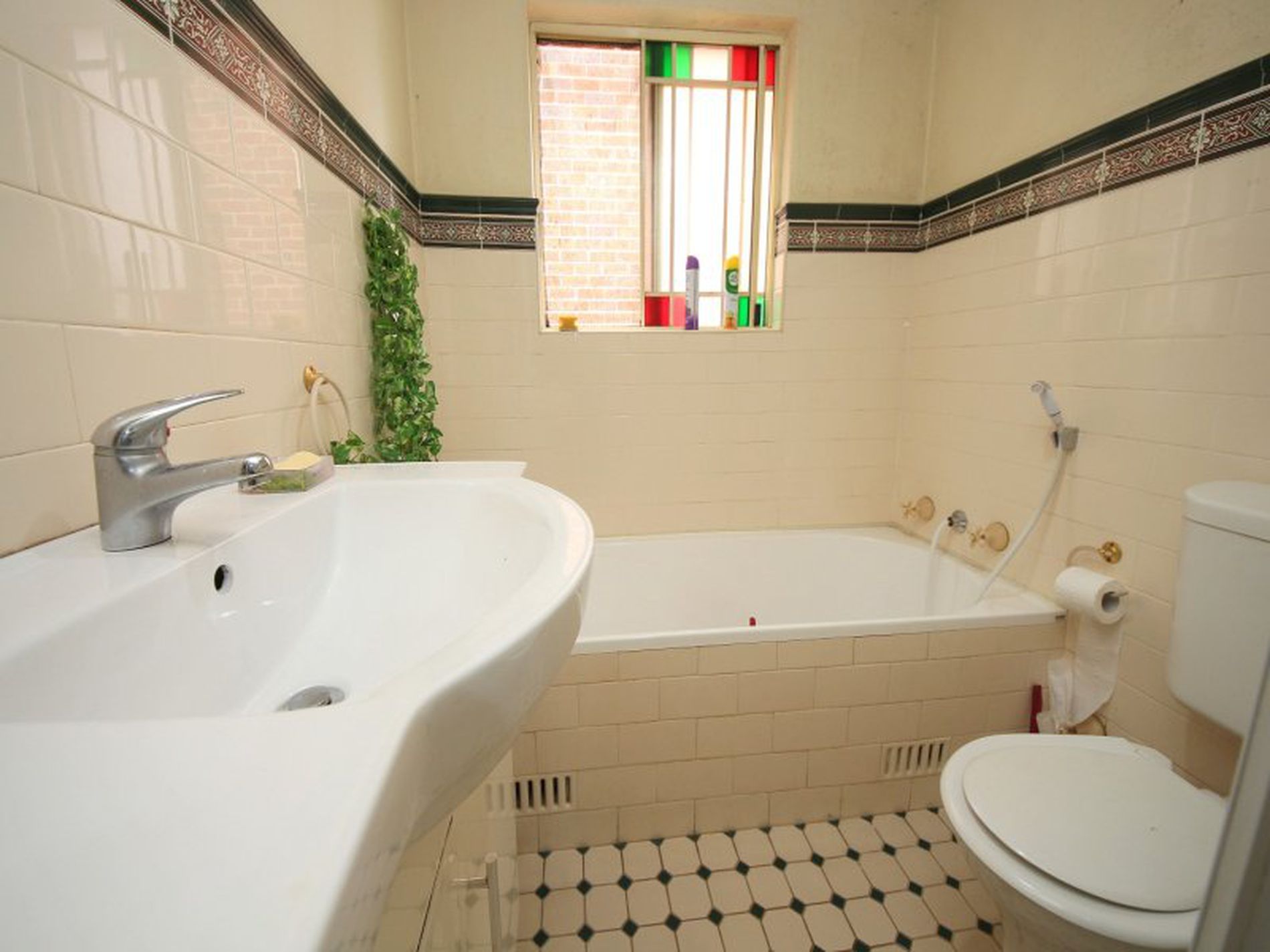 10 / 54-56 Sir Joseph Banks Street, Bankstown