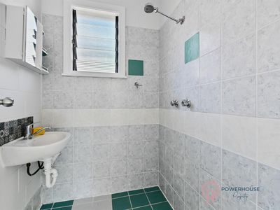 32 Marine Parade, Newell