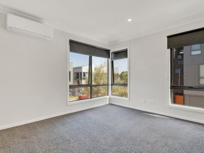 2 Taya Lane, Point Cook