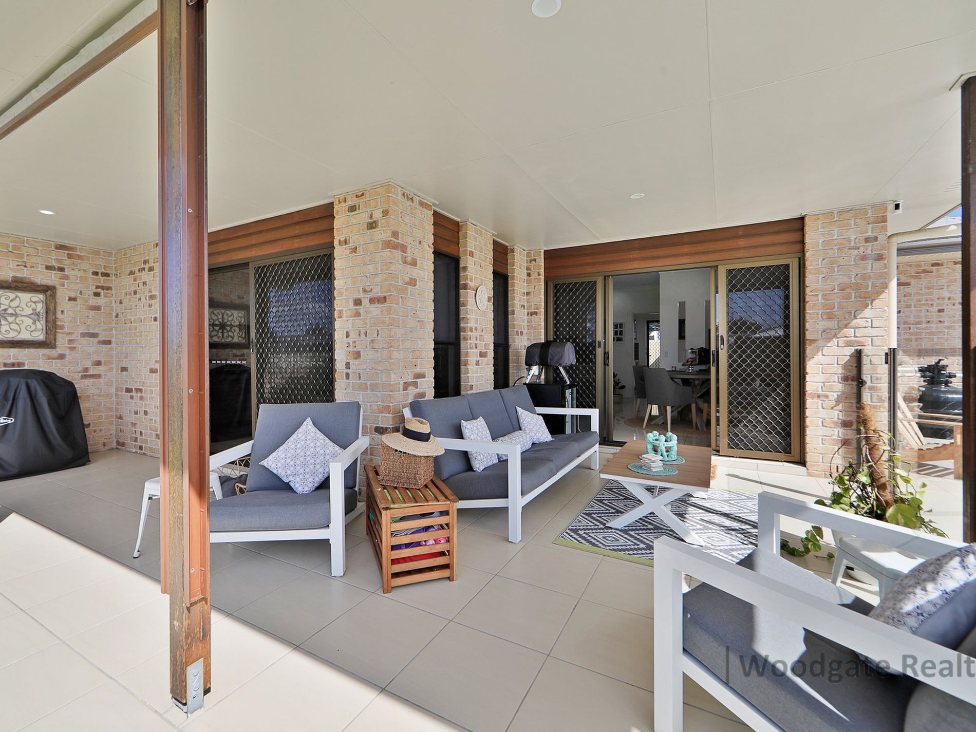 9 Sunset Avenue, Woodgate