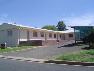 2 / 1 Stonehaven Avenue, Dubbo