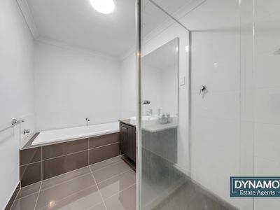 556 Grand Boulevard, Craigieburn