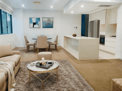 2102 / 1 Marina Promenade, Paradise Point