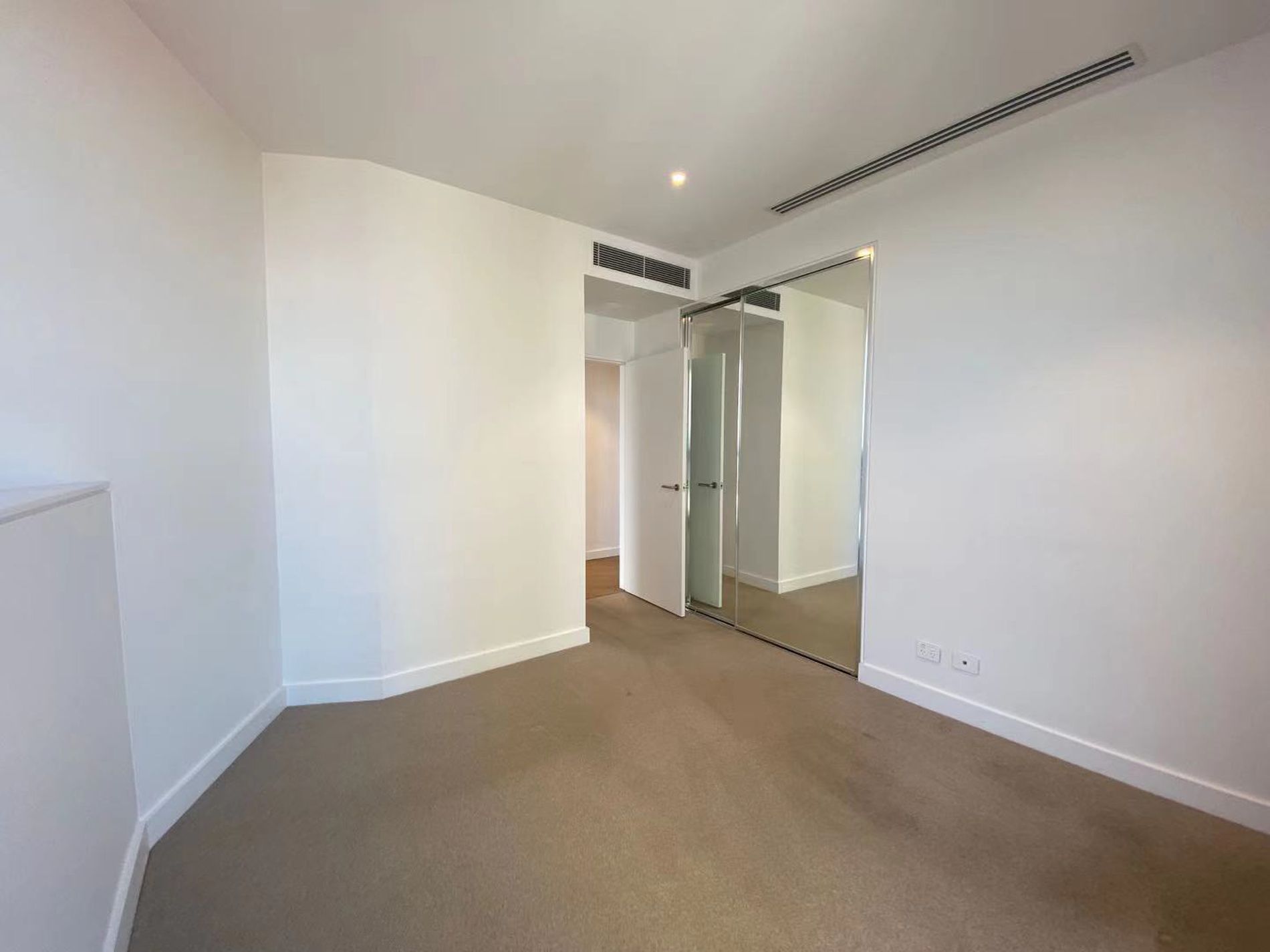 2708 / 82 Hay Street, Haymarket