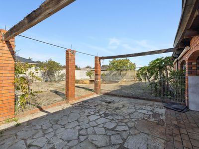 24 McLeod Street, Lockridge