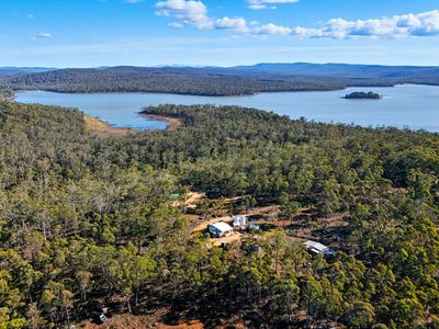 123 Lake View Road, Lake Leake