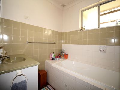 16 Casey Circuit, West Bathurst