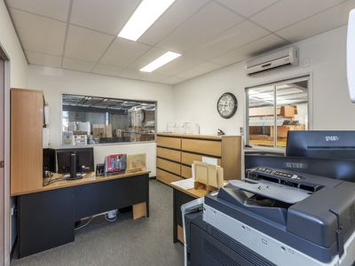 2 Loop Road, Werribee