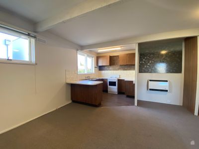 2/112 Hoffmans Rd, Essendon