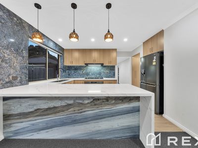 17 Gowrie Place, Cranbourne West
