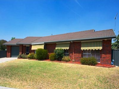 2 / 10 WIRILDA CLOSE, Wodonga