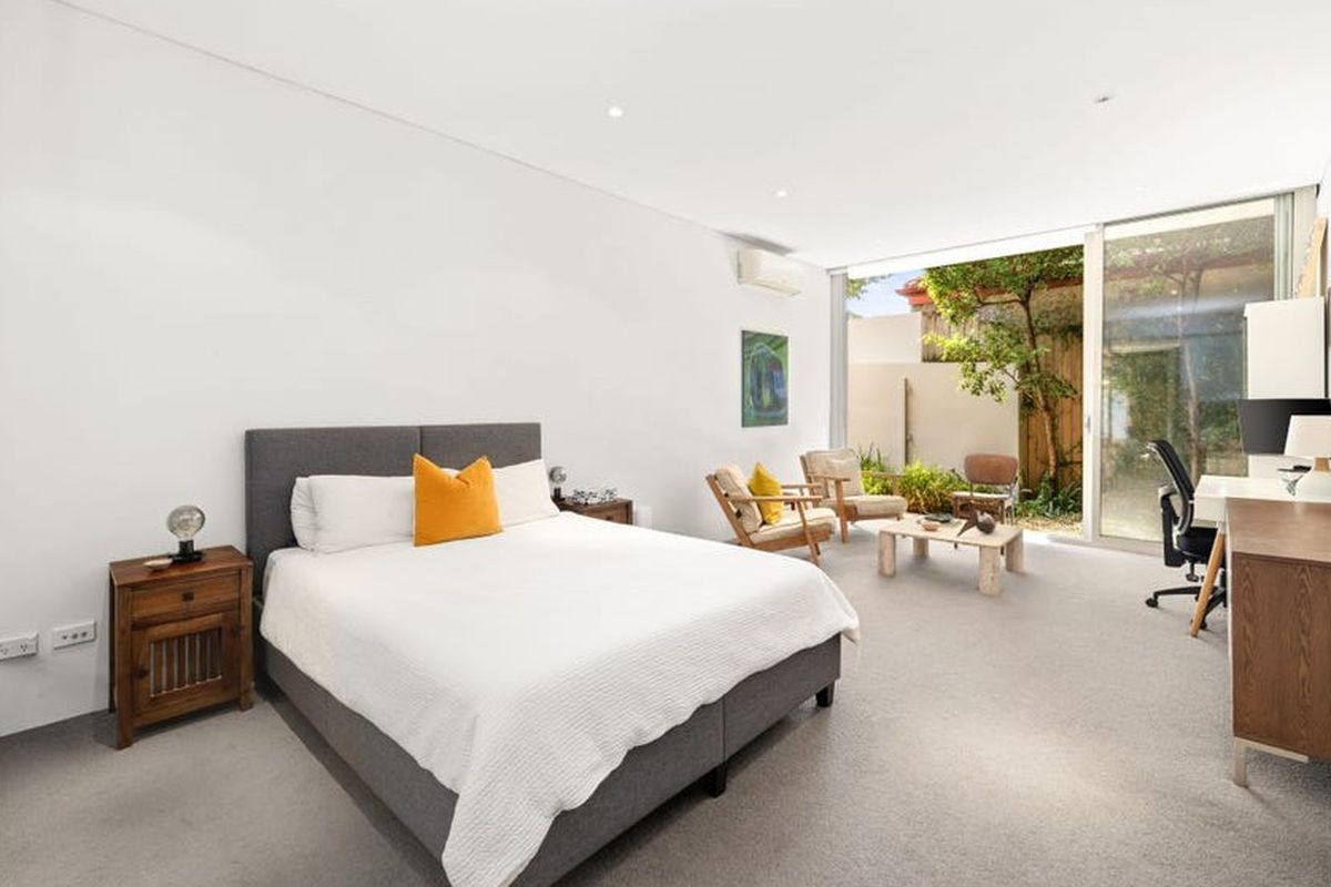 2 / 6 Moore Street, Bondi