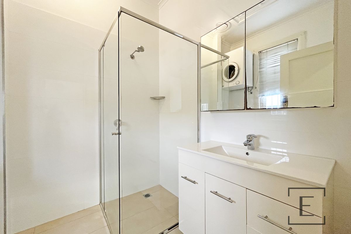 1 / 296 Lyons Road, Five Dock