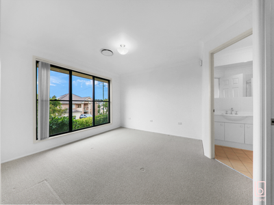 4 Warrigal Road, Woongarrah