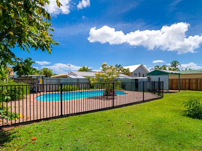 9 ROYAL DRIVE, Kawungan